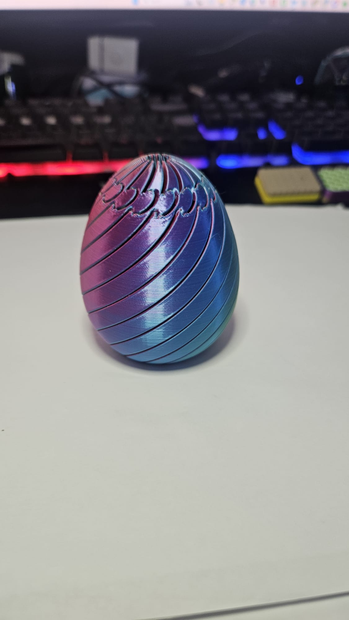 🥚 Flexi Egg – Mesmerising Twist Fidget - Image 3